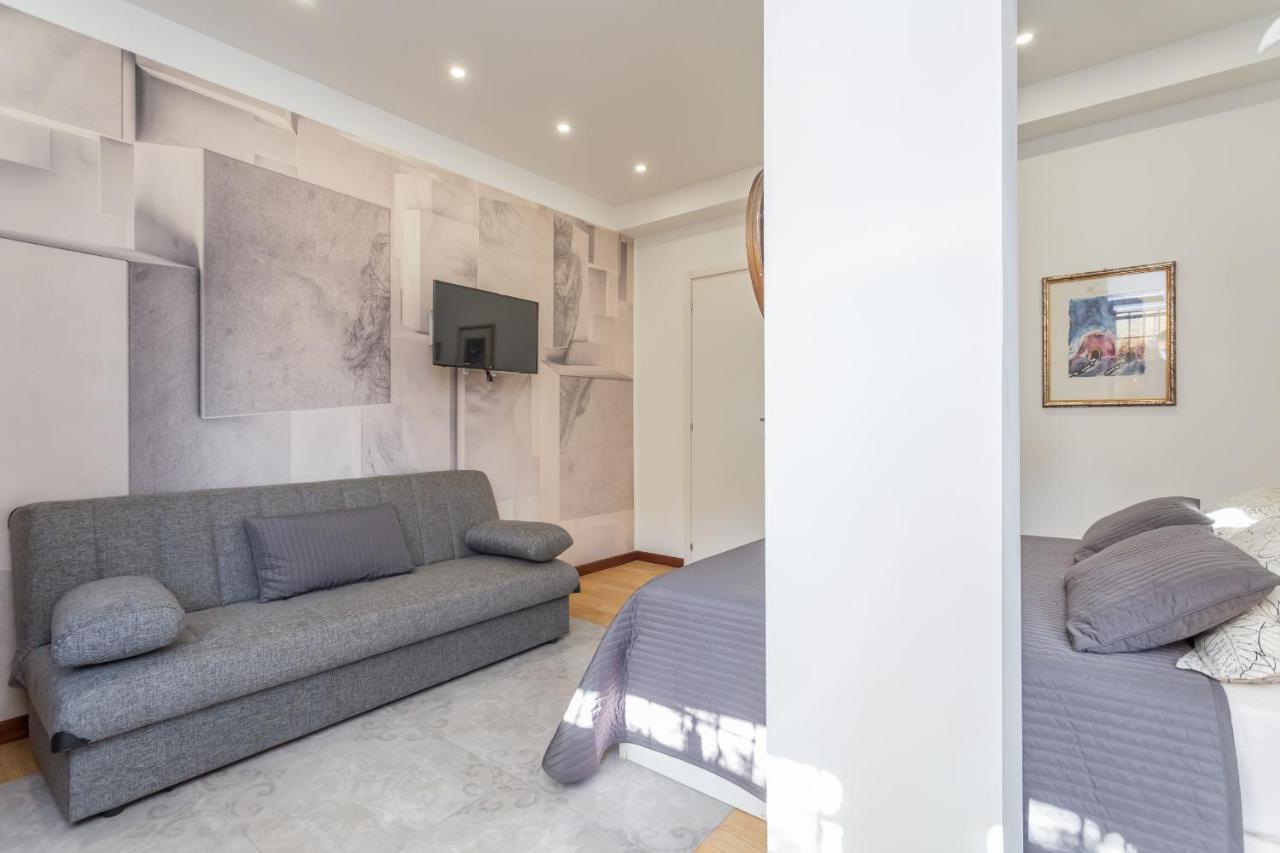 ローマSt Peter'S Spacious 4 Bdr With Private Parkingアパートメント エクステリア 写真