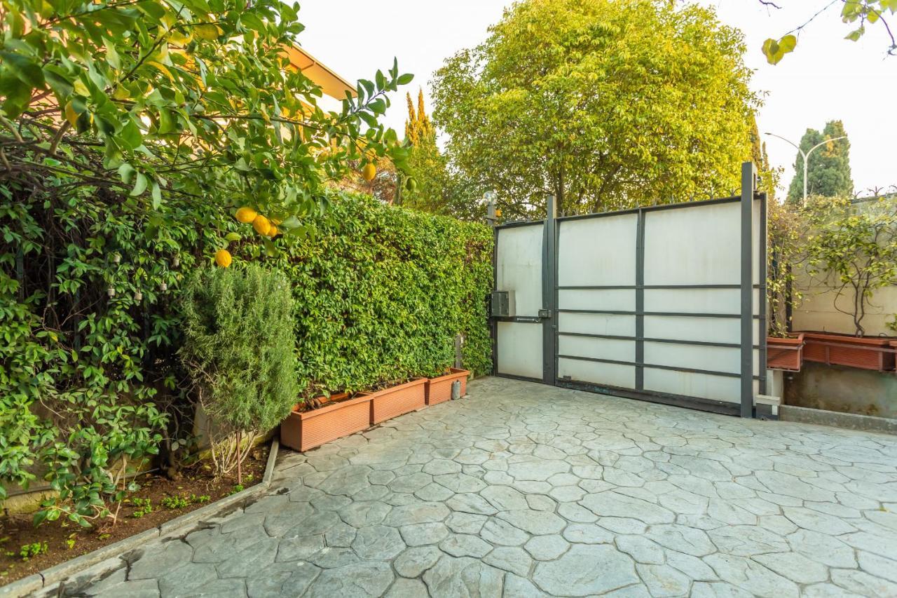 ローマSt Peter'S Spacious 4 Bdr With Private Parkingアパートメント エクステリア 写真