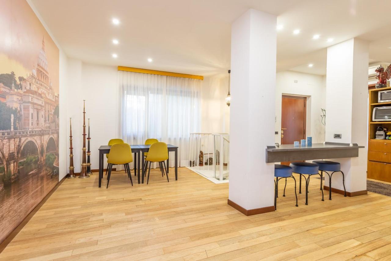 ローマSt Peter'S Spacious 4 Bdr With Private Parkingアパートメント エクステリア 写真